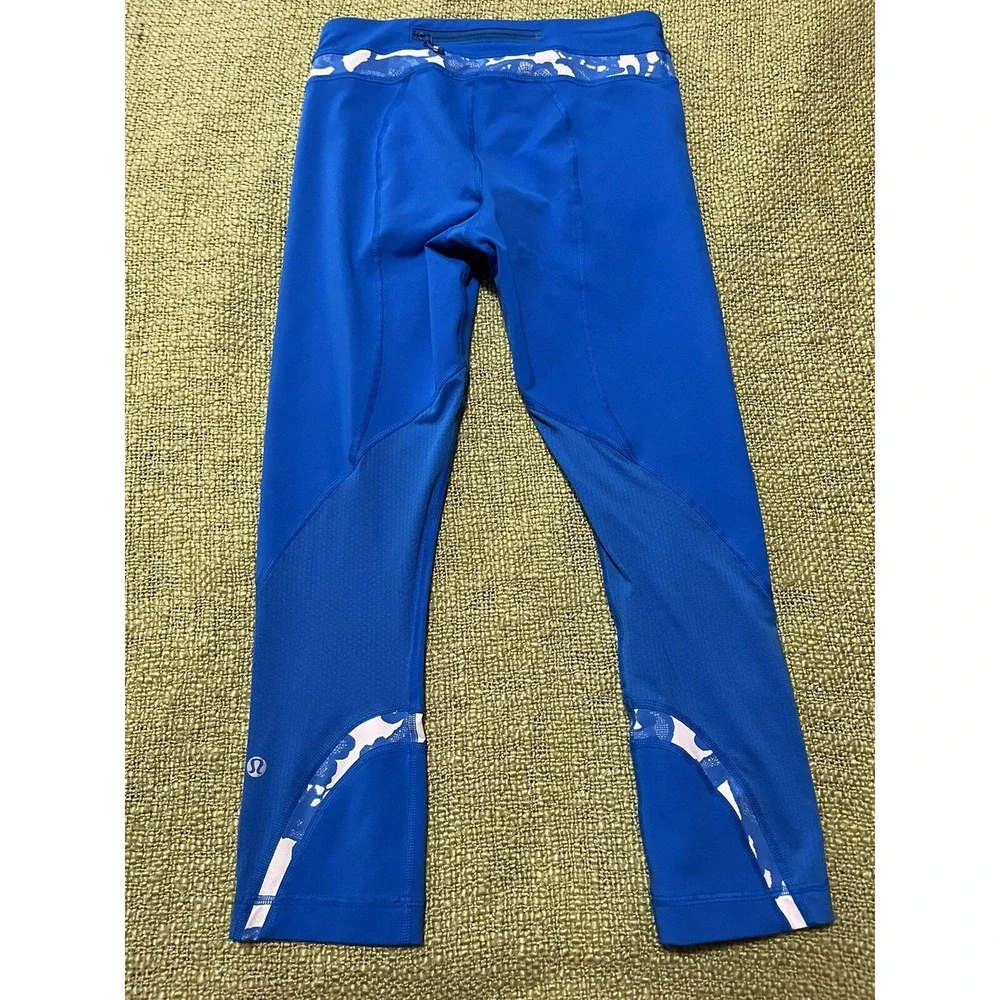 Lululemon Run Inspire Crop II Leggings Size 4‎ Beaming Blue White